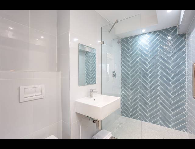 2 BEDROOM APARTMENT TO LET IN MUIZENBERG